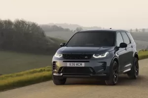 Land Rover Discovery Sport má po faceliftu. Největší změna si uvnitř vyžádala radikální zásah