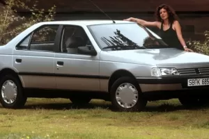 Peugeot 405 (1987): sen českých podnikatelů v dobovém prospektu