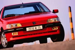 Peugeot vzpomíná na 405 T16. Sportovní sedan je dnes raritou za nemálo peněz