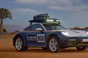 Porsche 911 Dakar už má cenu, je na úrovni GT3 RS. Na výběr je ze čtyř závodních polepů