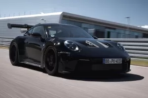 Porsche 911 GT3 RS má konečně datum premiéry! 500koňová saň nejen na trackdays dorazí do měsíce