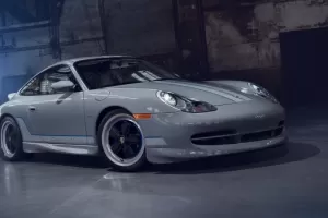 Porsche vdechlo druhý život zanedbané 911 996. Postavilo unikátní restomod Classic Club Coupe