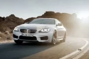 Prohlédněte si BMW M6 Gran Coupe v pohybu