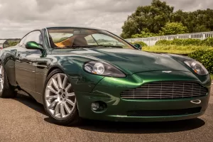 Prototyp Aston Martin Project Vantage je na prodej. Předznamenal auto, které zachránilo značku