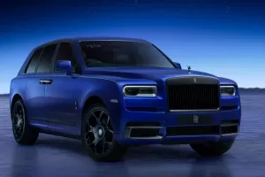 Rolls-Royce představuje limitovanou edici Cullinan Blue Shadow. Inspirovala se hranicí vesmíru