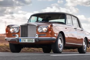 Rolls-Royce Silver Shadow je už dostupný veterán. Jak jezdí a na co si dát pozor před jeho koupí?