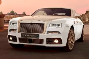 Rolls-Royce Wraith dostal od Mansory vyšší výkon a také více zlata