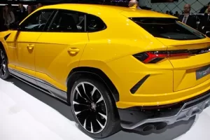 Ženeva 2018 živě: Skutečně má Lamborghini Urus stejné kliky dveří jako Škoda Fabia?
