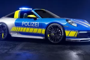 TechArt postavil falešné policejní Porsche 911. Propaguje bezpečný tuning