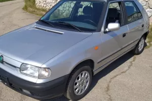 Téměř nová Škoda Felicia po 1. majiteli není jen sen. Tahle má pouze jednu vadu