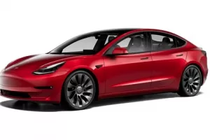 Tesla Model 3 omládla a rovnou má i české ceny. Na kolik vás vyjde dojezd 580 km?
