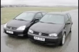 Test: Honda Civic Type-R a Volkswagen Golf GTI jsou každý z jiného těsta