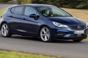 TEST Opel Astra 1.4 Turbo CVT: Tříválec + CVT = Drahá poukázka na průšvih?