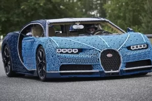 Tohle Bugatti Chiron postavili z Lega. Vznikalo v Kladně a je pojízdné!