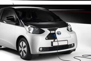 Toyota iQ EV: elektromobil jen pro 100 „šťastných“