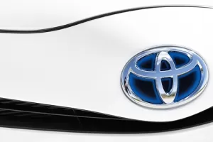 Toyota mění plány. Také ona začne vyrábět klasické elektromobily