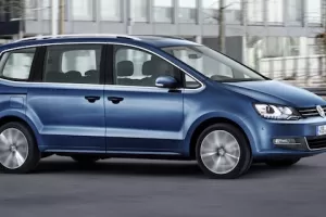VW Sharan přijede do Ženevy s úspornějšími motory a novými systémy