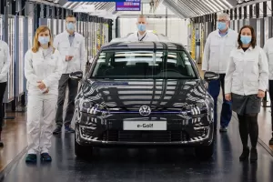Výroba Volkswagenu e-Golf byla ukončena až nyní. Na linku se teď chystá ID.3