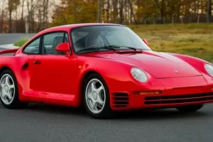 Vzácné Porsche 959 míří do aukce. Američané se o něj zřejmě poperou