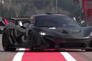 Video: Má lepší zvuk McLaren P1 GTR, nebo Ferrari FXX K?