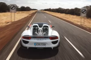 Video: Porsche 918 Spyder a 350 km/h na veřejné silnici. Legálně