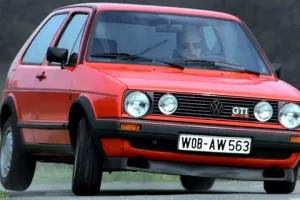 Volkswagen Golf GTI (od 1975): Zakladatel rodu rychlých hatchbacků
