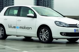 Volkswagen E-Golf: další elektromobil dorazí příští rok
