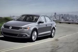 Volkswagen Jetta: hybrid a elektromobil míří do Detroitu