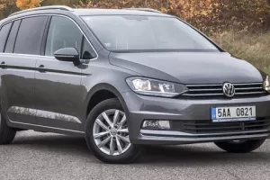 Volkswagen Touran: Prodloužený Sportsvan dorazil na český trh