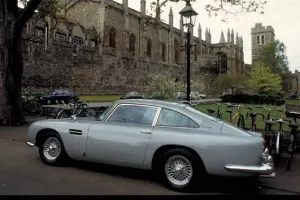 Aston Martin vyrobí 25 slavných DB5 - replik z filmů o agentovi 007