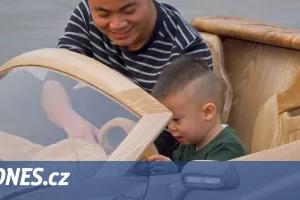 Autofotka týdne: Vietnamec vyřezal synovi auto, ušetřil dvě stě milionů