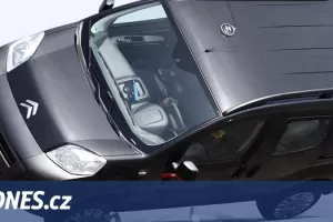 Citroën Nemo se bez ESP převrátil v losím testu na střechu