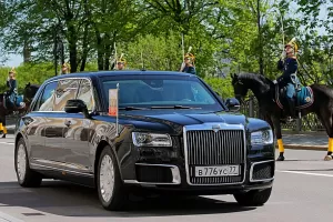 Fotogalerie: Prezidentská limuzína Aurus Senat L700, pro níž byl inspirací Rolls-Royce...
