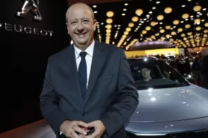 Peugeot se v Paříži chlubí novým šéfem. Bude mít hodně práce