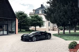 Fotogalerie: Vlastníkem Bugatti La Voiture Noire je s nejvyšší pravděpodobností...
