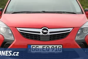 Nový Opel Zafira Tourer: rodinný expres i salon pro manažery
