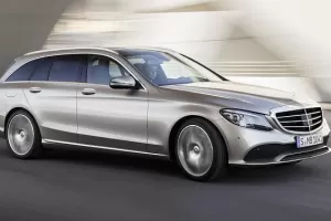 Faceliftu se dočkal i Mercedes-Benz třídy C. Dostane také naftový hybrid