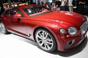 Frankfurt 2017: Bentley Continental GT má vskutku marnivý pohon