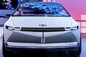 Hyundai ve Frankfurtu ukáže ještě ostřejší verzi modelu i30 N. Koncept budoucích elektromobilů už byl odhalen