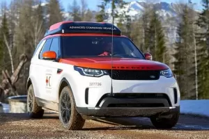 Land Rover připravuje extrémní Discovery odkazující na Camel Trophy
