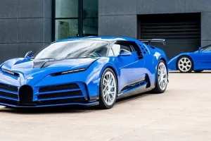 Modrý Mauricius vyjíždí. Bugatti dodalo zákazníkovi první vůz z desetikusové série exkluzivního modelu Centodieci