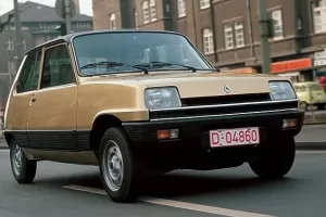 Retro: Renault 5 byl miláček davů. Milionům lidí přinesl svobodu pohybu