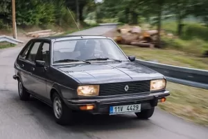 Renault 20 je typický Francouz. Sázel hlavně na superkomfortní podvozek