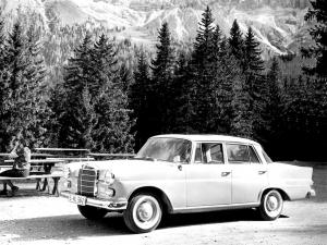 Mercedes benz E-klasse And Predecessors E-Klasse "Kleine Heckflosse" (W110) 1961
