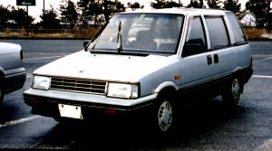 Nissan Prairie (1989)
