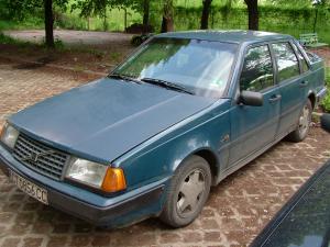 Volvo 460 (1990)