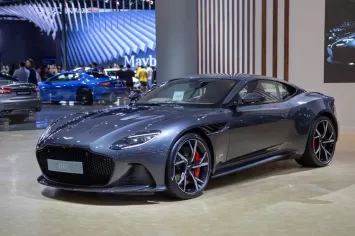 Aston Martin svezl i Jamese Bonda = nejlepší z nejlepších