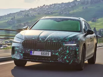 Nová Škoda Superb 4. generace: Podrobný pohled na firemní vlajkovou loď