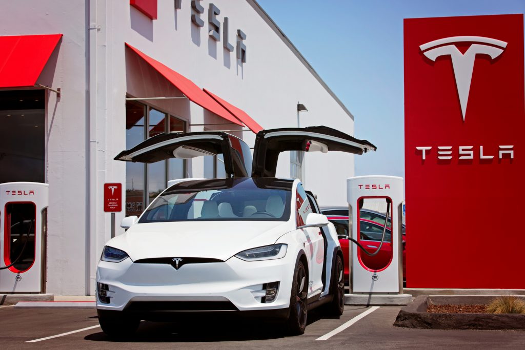 Tesla Motors jako pionýři použitelných elektromobilů